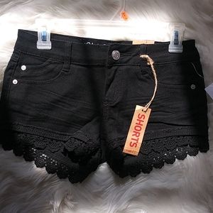 NWT Rue 21 Black Shorts size 1/2 ✨